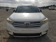 ✅ 2013 Toyota Highlander Plus • VIN: 5TDZK3EHXDS122126 • Лот: 84053545. Опубликован ранее на Copart с пробегом 421 000 миль. Бесплатный доступ к архиву аукционных продаж из США и подробный отчёт об истории автомобиля на DreamBid. Изображение 5.