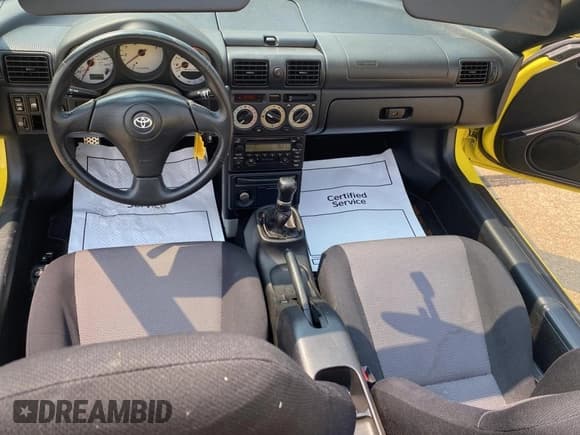 ✅ 2002 Toyota MR2 • VIN: JTDFR320820042546 • Lot: 68170635. Listed on Copart with 174,992 mi. Free auction sales archive from the USA and detailed vehicle history report at DreamBid. Image 9.