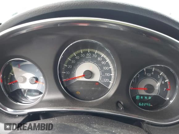 ✅ 2012 Chrysler 200 Touring • VIN: 1C3CCBBG0CN173975 • Lot: 43666921. Wystawiony na IAAI z przebiegiem 62 296 mil. Bezpłatny archiwum sprzedaży aukcyjnych z USA i szczegółowy raport historii pojazdu na DreamBid. Zdjęcie 7.