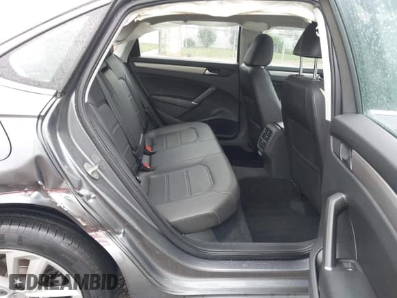 ✅ 2020 Volkswagen Passat SE • VIN: 1VWWA7A34LC011947 • Lot: 42713519. Listed on IAAI with 58,681 mi. Free auction sales archive from the USA and detailed vehicle history report at DreamBid. Image 8.