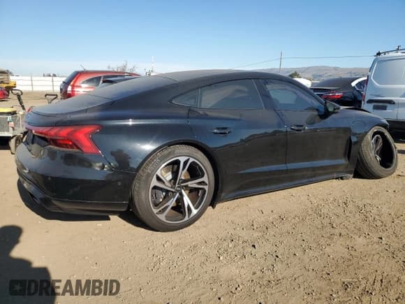 ✅ 2023 Audi e-tron GT Prestige • VIN: WAUEJBFW6P7004210 • Лот: 88105605. Опубликован ранее на Copart с пробегом Не указан. Бесплатный доступ к архиву аукционных продаж из США и подробный отчёт об истории автомобиля на DreamBid. Изображение 3.