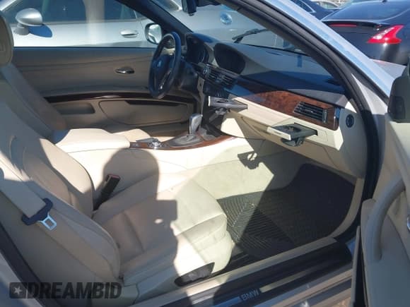 ✅ 2011 BMW 3 Series 335i • VIN: WBADX7C50BE742771 • Lot: 43460851. Wystawiony na IAAI z przebiegiem 51 830 mil. Bezpłatny archiwum sprzedaży aukcyjnych z USA i szczegółowy raport historii pojazdu na DreamBid. Zdjęcie 5.