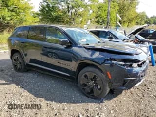 ✅ 2024 Jeep Wagoneer S Launch Edition • VIN: 3C4RJNAK1RT179974 • Lot: 92465725. Wystawiony na Copart z przebiegiem 2 954 mil. Bezpłatny archiwum sprzedaży aukcyjnych z USA i szczegółowy raport historii pojazdu na DreamBid. Zdjęcie 4.