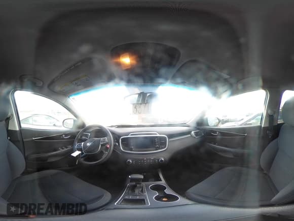 ✅ 2019 Kia Sorento L • VIN: 5XYPG4A35KG475263 • Lot: 43729883. Listed on IAAI with 49,524 mi. Free auction sales archive from the USA and detailed vehicle history report at DreamBid. Image 18.