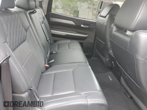 ✅ 2019 Toyota Tundra SR5 • VIN: 5TFGY5F16KX251541 • Lot: 63338565. Wystawiony na Copart z przebiegiem 121 629 mil. Bezpłatny archiwum sprzedaży aukcyjnych z USA i szczegółowy raport historii pojazdu na DreamBid. Zdjęcie 10.