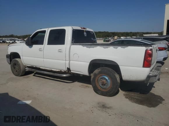 ✅ 2006 Chevrolet Silverado 2500HD LT3 • VIN: 1GCHK23G36F230834 • Lot: 75345404. Wystawiony na Copart z przebiegiem 199 800 mil. Bezpłatny archiwum sprzedaży aukcyjnych z USA i szczegółowy raport historii pojazdu na DreamBid. Zdjęcie 2.