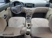 ✅ 2009 Hyundai Accent Auto GLS • VIN: KMHCN46C89U384585 • Лот: 48125625. Опубликован ранее на Copart с пробегом 158 089 миль. Бесплатный доступ к архиву аукционных продаж из США и подробный отчёт об истории автомобиля на DreamBid. Изображение 8.