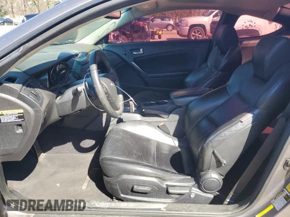 ✅ 2011 Hyundai Genesis Coupe Grand Touring • VIN: KMHHU6KH7BU043433 • Lot: 49282295. Wystawiony na Copart z przebiegiem 81 469 mil. Bezpłatny archiwum sprzedaży aukcyjnych z USA i szczegółowy raport historii pojazdu na DreamBid. Zdjęcie 7.