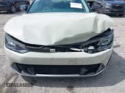 ✅ 2022 Kia EV6 Wind • VIN: KNDC3DLCXN5080046 • Lot: 42362327. Wystawiony na IAAI z przebiegiem 16 082 mil. Bezpłatny archiwum sprzedaży aukcyjnych z USA i szczegółowy raport historii pojazdu na DreamBid. Zdjęcie 6.