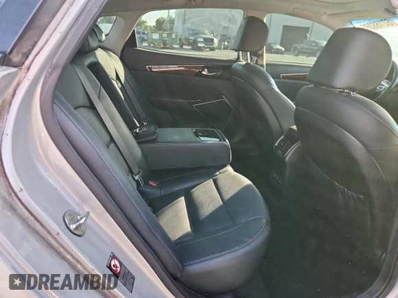 ✅ 2018 Kia Cadenza Premium • VIN: KNALC4J18J5119466 • Lot: 62168395. Wystawiony na Copart z przebiegiem 141 995 mil. Bezpłatny archiwum sprzedaży aukcyjnych z USA i szczegółowy raport historii pojazdu na DreamBid. Zdjęcie 10.