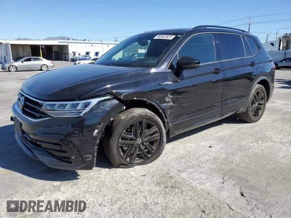 ✅ 2022 Volkswagen Tiguan SE R-Line Black • VIN: 3VVCB7AX1NM117538 • Lot: 90562625. Wystawiony na Copart z przebiegiem 78 647 mil. Bezpłatny archiwum sprzedaży aukcyjnych z USA i szczegółowy raport historii pojazdu na DreamBid. Zdjęcie 1.