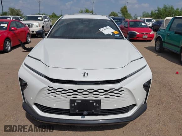 ✅ 2025 Toyota Crown XLE • VIN: JTDACAAJ9S3007328 • Lot: 43486936. Listed on IAAI with 20,072 mi. Free auction sales archive from the USA and detailed vehicle history report at DreamBid. Image 13.