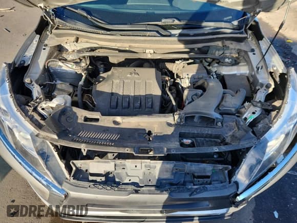 ✅ 2019 Mitsubishi Eclipse Cross ES • VIN: JA4AT3AA7KZ039455 • Lot: 92651785. Listed on Copart with 101,373 mi. Free auction sales archive from the USA and detailed vehicle history report at DreamBid. Image 12.