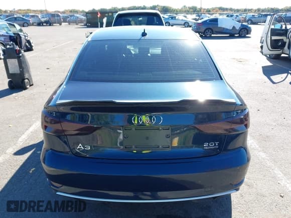 ✅ 2018 Audi A3 Premium • VIN: WAUB8GFF9J1045193 • Lot: 43450340. Wystawiony na IAAI z przebiegiem 89 314 mil. Bezpłatny archiwum sprzedaży aukcyjnych z USA i szczegółowy raport historii pojazdu na DreamBid. Zdjęcie 16.