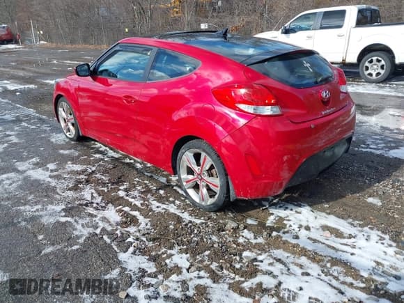 ✅ 2017 Hyundai Veloster • VIN: KMHTC6ADXHU315848 • Lot: 41529421. Listed on IAAI with 109,591 mi. Free auction sales archive from the USA and detailed vehicle history report at DreamBid. Image 3.