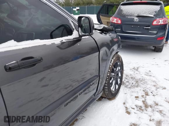 ✅ 2016 Jeep Grand Cherokee High Altitude • VIN: 1C4RJFCGXGC417764 • Лот: 41242730. Опубликован ранее на IAAI с пробегом 124 139 миль. Бесплатный доступ к архиву аукционных продаж из США и подробный отчёт об истории автомобиля на DreamBid. Изображение 6.