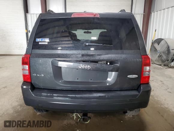 ✅ 2011 Jeep Patriot Latitude • VIN: 1J4NF1GB4BD112405 • Lot: 92676045. Listed on Copart with 100,225 mi. Free auction sales archive from the USA and detailed vehicle history report at DreamBid. Image 6.