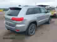 2018 Jeep Grand Cherokee Sterling z VIN 1C4RJFBG3JC138410, wystawiony jako IAAI lot #43242404 z przebiegiem 119 655 mil mil oraz . Historia ofert i sprzedaży dostępna na DreamBid. Obrazek 4.