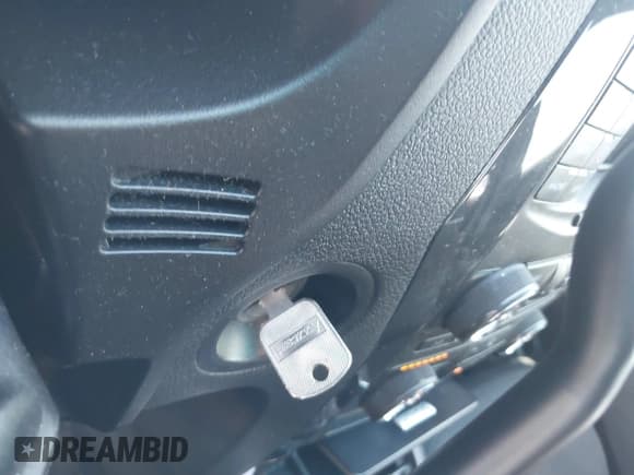 ✅ 2016 Ford Police Interceptor Utility • VIN: 1FM5K8AR1GGC73425 • Lot: 43169546. Wystawiony na IAAI z przebiegiem 107 978 mil. Bezpłatny archiwum sprzedaży aukcyjnych z USA i szczegółowy raport historii pojazdu na DreamBid. Zdjęcie 11.