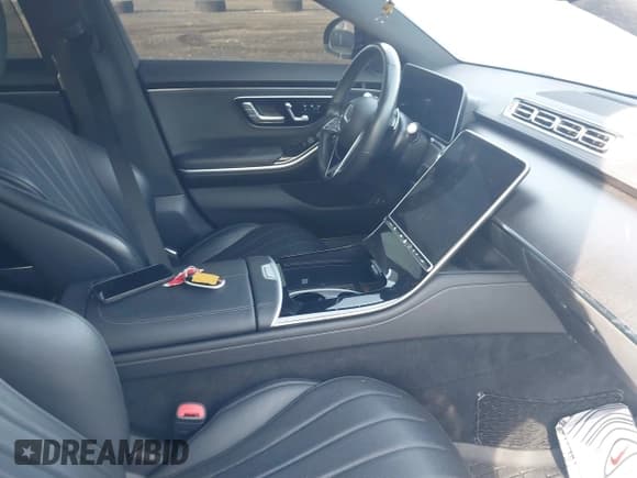 ✅ 2023 Mercedes-Benz S 500 • VIN: W1K6G6DBXPA188654 • Lot: 41378553. Listed on IAAI with 31,580 mi. Free auction sales archive from the USA and detailed vehicle history report at DreamBid. Image 5.