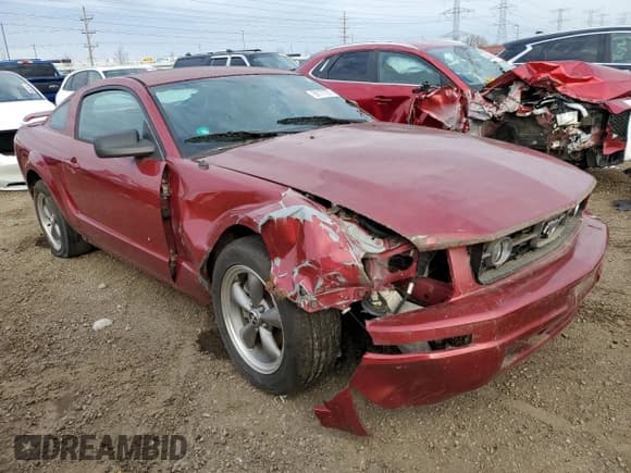 ✅ 2006 Ford Mustang Standard • VIN: 1ZVHT80N565152031 • Лот: 92177275. Опубликован ранее на Copart с пробегом 163 384 миль. Бесплатный доступ к архиву аукционных продаж из США и подробный отчёт об истории автомобиля на DreamBid. Изображение 4.
