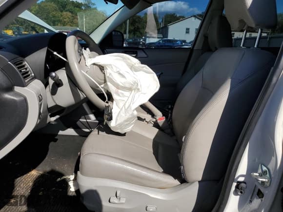 ✅ 2011 Subaru Forester X Limited • VIN: JF2SHAECXBH746651 • Лот: 85653745. Опубликован ранее на Copart с пробегом Не указан. Бесплатный доступ к архиву аукционных продаж из США и подробный отчёт об истории автомобиля на DreamBid. Изображение 7.