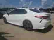 2019 Toyota Camry LE z VIN 4T1B11HK9KU828945, wystawiony jako Copart lot #62388185 z przebiegiem 95 180 mil mil oraz Szkoda całkowita • Salvage title. Historia ofert i sprzedaży dostępna na DreamBid. Obrazek 2.