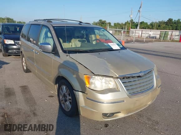 ✅ 2010 Chrysler Town & Country Limited • VIN: 2A4RR7DX6AR321958 • Lot: 43419767. Wystawiony na IAAI z przebiegiem 262 613 mil. Bezpłatny archiwum sprzedaży aukcyjnych z USA i szczegółowy raport historii pojazdu na DreamBid. Zdjęcie 1.