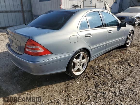 ✅ 2004 Mercedes-Benz C 230 Kompressor • VIN: WDBRF40J34F537291 • Lot: 84292144. Listed on Copart with 199,990 mi. Free auction sales archive from the USA and detailed vehicle history report at DreamBid. Image 3.