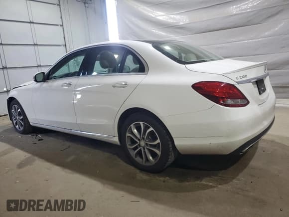 ✅ 2016 Mercedes-Benz C 300 • VIN: 55SWF4KB5GU165731 • Lot: 85701475. Wystawiony na Copart z przebiegiem 216 465 mil. Bezpłatny archiwum sprzedaży aukcyjnych z USA i szczegółowy raport historii pojazdu na DreamBid. Zdjęcie 2.