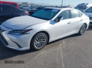 ✅ 2022 Lexus ES 300h Luxury • VIN: 58AEA1C14NU021371 • Лот: 41831043. Опубликован ранее на IAAI с пробегом 10 690 миль. Бесплатный доступ к архиву аукционных продаж из США и подробный отчёт об истории автомобиля на DreamBid. Изображение 17.