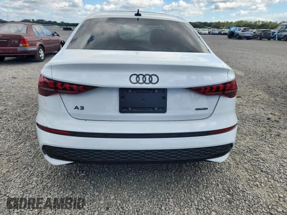 ✅ 2025 Audi A3 Premium • VIN: WAUGUDGY9SA064781 • Лот: 87117935. Опубликован ранее на Copart с пробегом 2 542 миль. Бесплатный доступ к архиву аукционных продаж из США и подробный отчёт об истории автомобиля на DreamBid. Изображение 6.