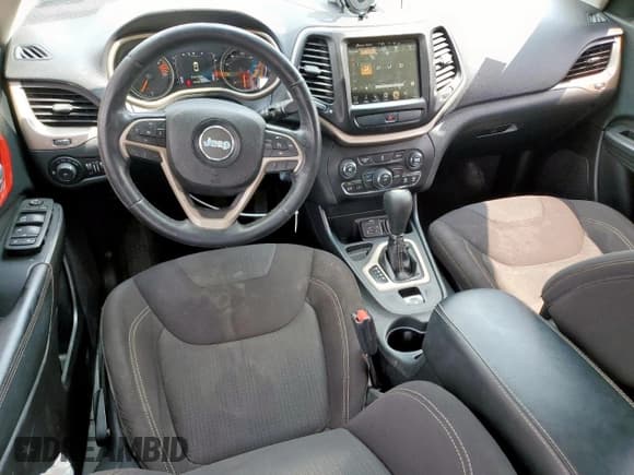 ✅ 2016 Jeep Cherokee Latitude • VIN: 1C4PJLCB5GW207968 • Lot: 58416515. Wystawiony na Copart z przebiegiem 143 406 mil. Bezpłatny archiwum sprzedaży aukcyjnych z USA i szczegółowy raport historii pojazdu na DreamBid. Zdjęcie 8.