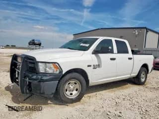 2019 Ram 1500 Tradesman z VIN 1C6RR7ST4KS645164, wystawiony jako Copart lot #84464545 z przebiegiem 113 940 mil mil oraz Czysty tytuł • Clean title. Historia ofert i sprzedaży dostępna na DreamBid. Obrazek 1.