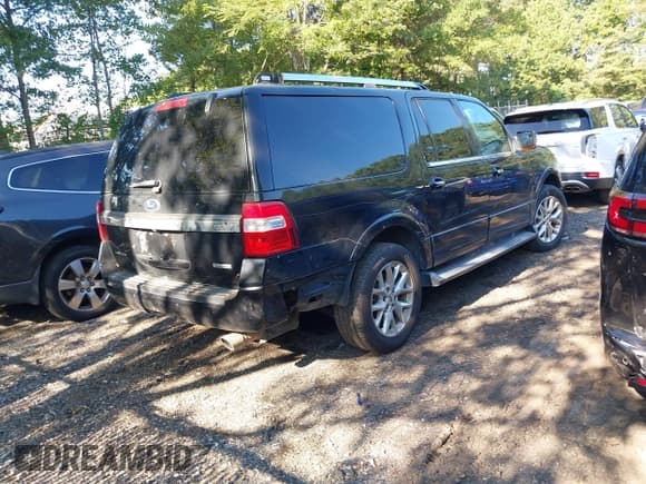 ✅ 2016 Ford Expedition Max Limited • VIN: 1FMJK2AT1GEF23300 • Lot: 43074043. Wystawiony na IAAI z przebiegiem 238 822 mil. Bezpłatny archiwum sprzedaży aukcyjnych z USA i szczegółowy raport historii pojazdu na DreamBid. Zdjęcie 4.