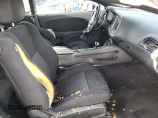 2019 Dodge Challenger SXT z VIN 2C3CDZAG6KH502144, wystawiony jako Copart lot #66554922 z przebiegiem 81 685 mil mil oraz . Historia ofert i sprzedaży dostępna na DreamBid. Obrazek 5.