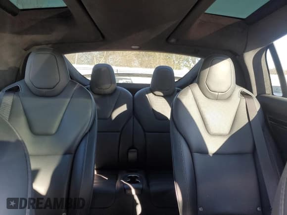 ✅ 2023 Tesla Model X Plaid • VIN: 7SAXCBE60PF385654 • Lot: 87193414. Wystawiony na Copart z przebiegiem 30 184 mil. Bezpłatny archiwum sprzedaży aukcyjnych z USA i szczegółowy raport historii pojazdu na DreamBid. Zdjęcie 10.