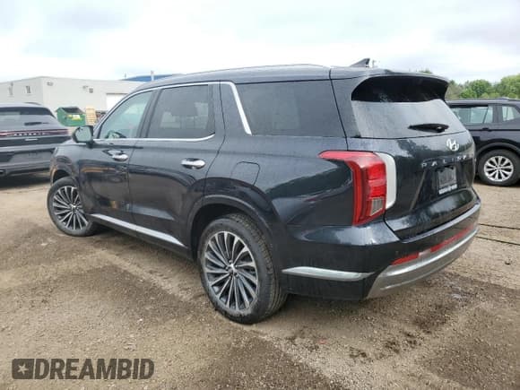 ✅ 2025 Hyundai Palisade Limited • VIN: KM8R5DGE1SU811489 • Лот: 61727165. Опубликован ранее на Copart с пробегом 12 240 миль. Бесплатный доступ к архиву аукционных продаж из США и подробный отчёт об истории автомобиля на DreamBid. Изображение 2.