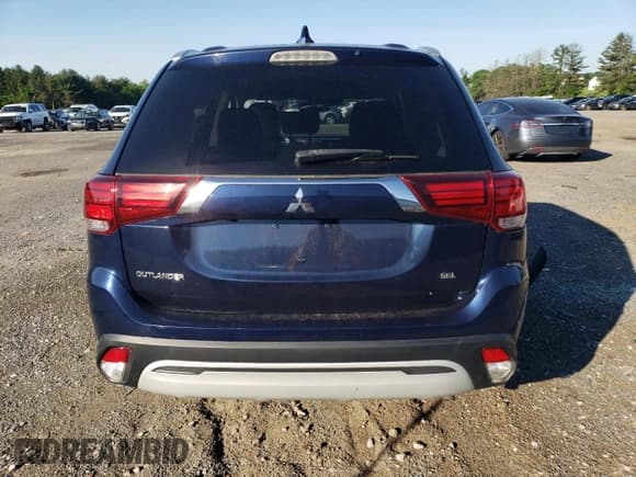 ✅ 2020 Mitsubishi Outlander SE • VIN: JA4AD3A33LZ042935 • Lot: 57334625. Listed on Copart with 89,231 mi. Free auction sales archive from the USA and detailed vehicle history report at DreamBid. Image 6.