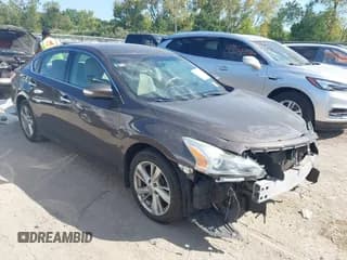 ✅ 2013 Nissan Altima SV • VIN: 1N4AL3AP8DN455010 • Lot: 43198669. Listed on IAAI with 106,985 mi. Free auction sales archive from the USA and detailed vehicle history report at DreamBid. Image 1.