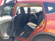 ✅ 2016 Toyota RAV4 LE • VIN: JTMZFREVXGJ081107 • Lot: 43556352. Wystawiony na IAAI z przebiegiem 212 080 mil. Bezpłatny archiwum sprzedaży aukcyjnych z USA i szczegółowy raport historii pojazdu na DreamBid. Zdjęcie 8.