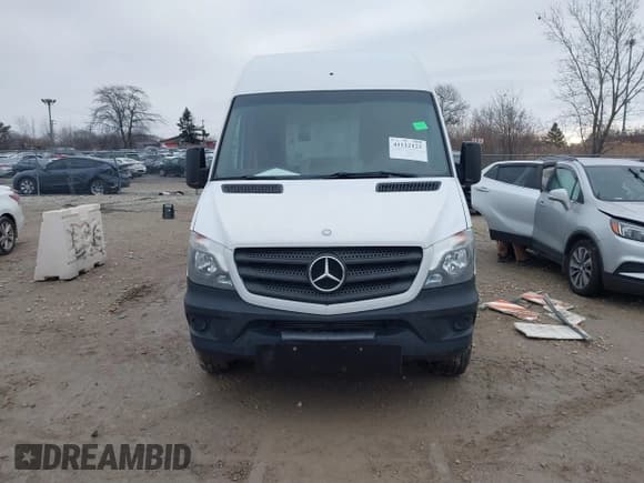 ✅ 2014 Mercedes-Benz Sprinter • VIN: WD3PE8DE1E5899704 • Lot: 41112122. Wystawiony na IAAI z przebiegiem 251 170 mil. Bezpłatny archiwum sprzedaży aukcyjnych z USA i szczegółowy raport historii pojazdu na DreamBid. Zdjęcie 12.