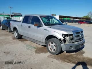 ✅ 2014 Ford F-150 XL • VIN: 1FTEW1CM6EKE26621 • Lot: 43555511. Wystawiony na IAAI z przebiegiem 159 494 mil. Bezpłatny archiwum sprzedaży aukcyjnych z USA i szczegółowy raport historii pojazdu na DreamBid. Zdjęcie 1.
