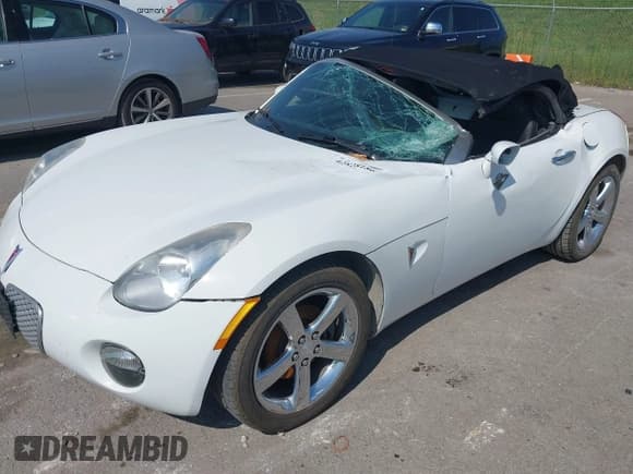 ✅ 2008 Pontiac Solstice • VIN: 1G2MB35B98Y101367 • Лот: 42828186. Опубликован ранее на IAAI с пробегом 83 026 миль. Бесплатный доступ к архиву аукционных продаж из США и подробный отчёт об истории автомобиля на DreamBid. Изображение 6.