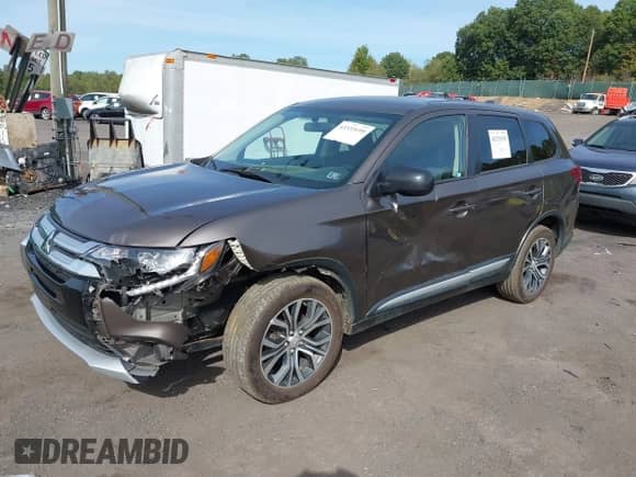 2018 Mitsubishi Outlander ES с VIN JA4AZ3A39JZ049869, выставлен на аукционе IAAI как лот 43333195 с пробегом 94 875 миль миль и . История ставок и продаж доступна на DreamBid. Изображение 17.