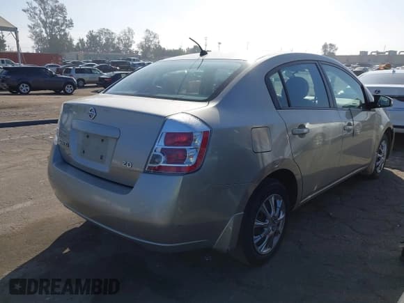 ✅ 2007 Nissan Sentra 2.0 • VIN: 3N1AB61E57L636098 • Lot: 43604050. Listed on IAAI with 138,197 mi. Free auction sales archive from the USA and detailed vehicle history report at DreamBid. Image 4.