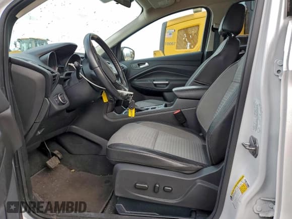 ✅ 2017 Ford Escape SE • VIN: 1FMCU9GD9HUB84899 • Лот: 94468765. Опубликован ранее на Copart с пробегом 141 586 миль. Бесплатный доступ к архиву аукционных продаж из США и подробный отчёт об истории автомобиля на DreamBid. Изображение 7.