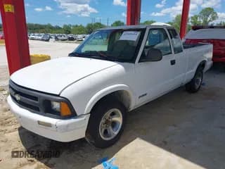 ✅ 1995 Chevrolet S-10 LS • VIN: 1GCCS19Z6S8134451 • Лот: 42261614. Опубликован ранее на IAAI с пробегом 300 001 миль. Бесплатный доступ к архиву аукционных продаж из США и подробный отчёт об истории автомобиля на DreamBid. Изображение 2.