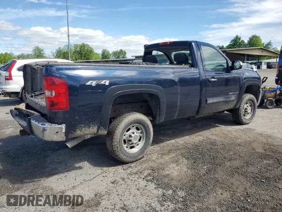 ✅ 2007 Chevrolet Silverado 2500HD Work Truck • VIN: 1GCHK24K77E518740 • Lot: 57477665. Wystawiony na Copart z przebiegiem 128 111 mil. Bezpłatny archiwum sprzedaży aukcyjnych z USA i szczegółowy raport historii pojazdu na DreamBid. Zdjęcie 3.