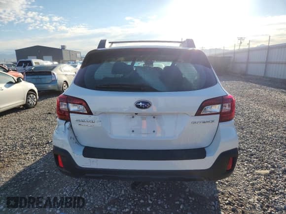 ✅ 2018 Subaru Outback • VIN: 4S4BSAAC1J3250599 • Лот: 81502015. Опубликован ранее на Copart с пробегом 86 569 миль. Бесплатный доступ к архиву аукционных продаж из США и подробный отчёт об истории автомобиля на DreamBid. Изображение 6.